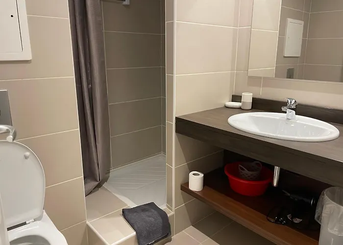 4 Pers à Gourette, Piscine, Animaux Admis, Draps Inclus - Fr-1-860-49 * Eaux-Bonnes